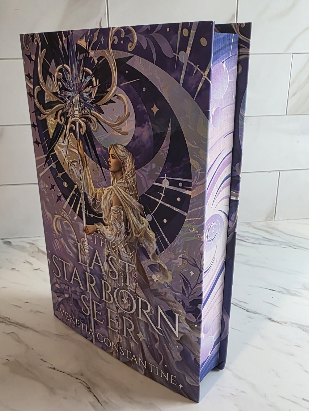 FairyLoot Exclusive Edition – The Last Starborn Seer by Venetia Constantine - Picture 3 of 10
